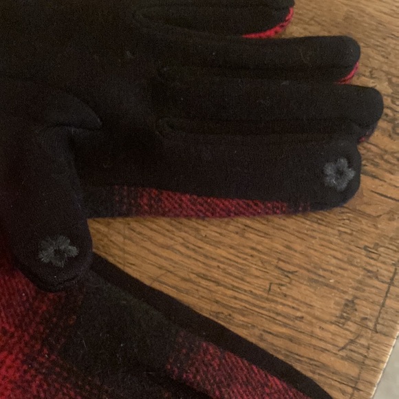 L.I.B. New York Red Buffalo Plaid Texting and Touch Screen Gloves NWT - Picture 3 of 4